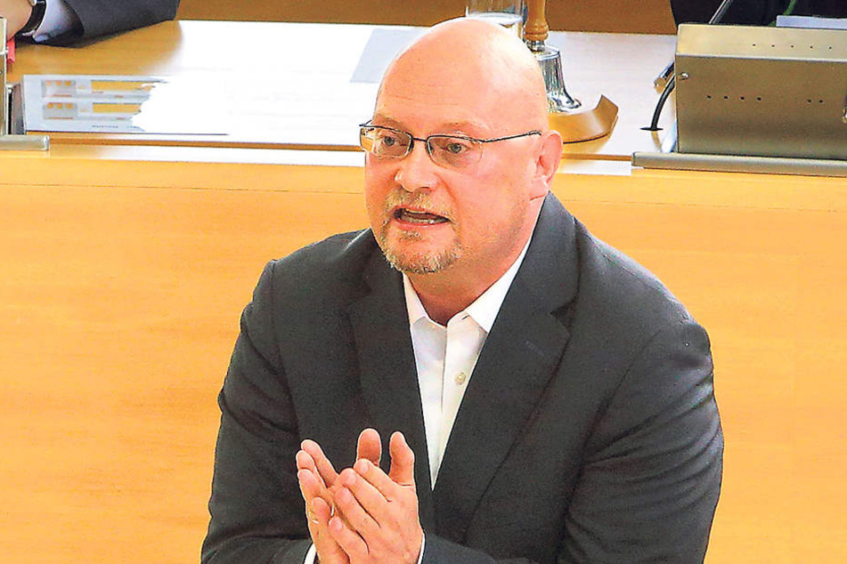 Enrico Stange ist Sprecher für Innenpolitik in der Landtags-Fraktion der
Linken.