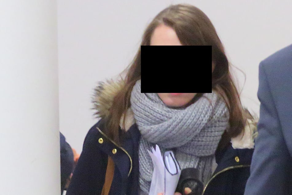 Jana S. (21) soll ihr Baby massiv geschlagen haben.