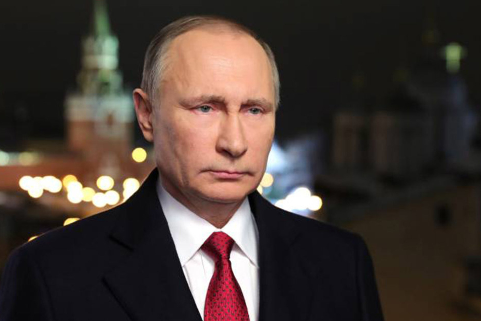 Aus eigenem Interesse soll Wladimir Putin die Wahl in den USA durch Hacker manipuliert haben. Er bestreitet die Vorwürfe,