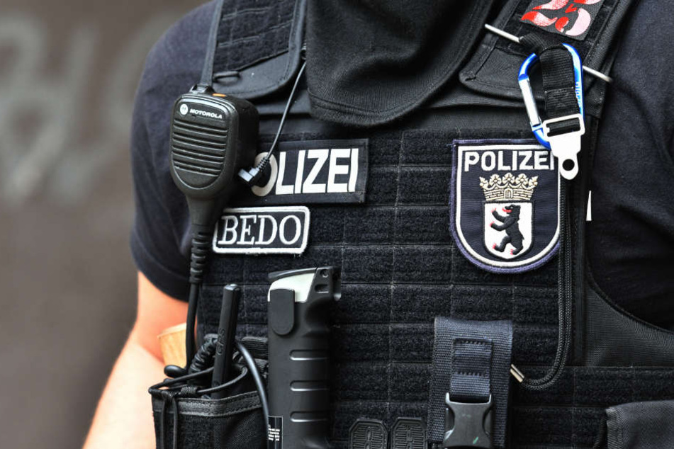 Hunderte Polizisten waren bei der Razzia im Einsatz. (Symbolbild)