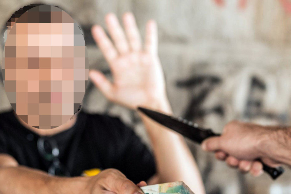 Mit einem Messer bedrohte der Unbekannte das Opfer. (Symbolbild)
