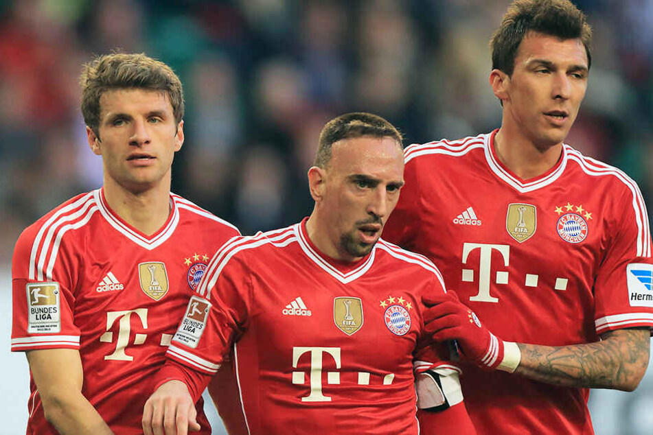 Mandzukic mit seinen damiligen Müncher Kollegen Thomas Müller und Franck Ribery. Wird der Kroate nächste Saison Bayern-Jäger?
