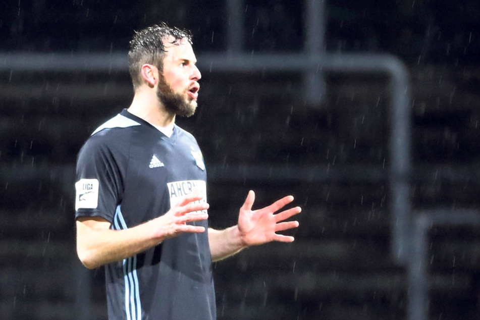 CFC-Kapitän Marc Endres völlig geschockt. Schon nach 28 Sekunden stand es 0:1. Danach ging nicht mehr viel.