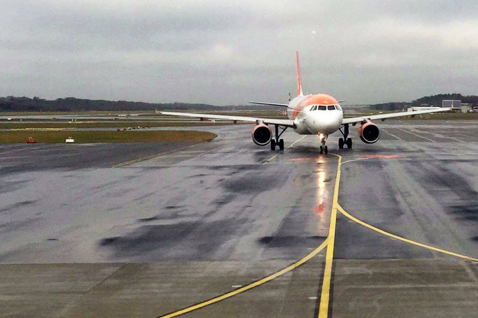Auf dem Hamburger Flughafen ging aufgrund eines Unwetters nichts mehr. (Symbolbild)
