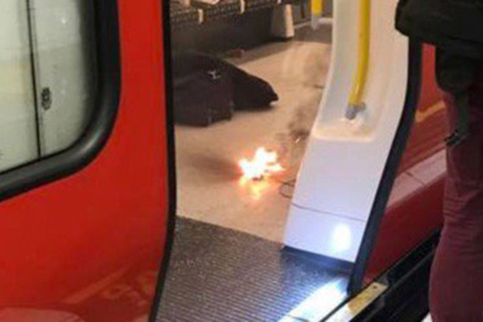 Die Explosion des Handy-Ladegeräts sorgte für Schließung der gesamten Station. (Foto: London Fire Brigade)