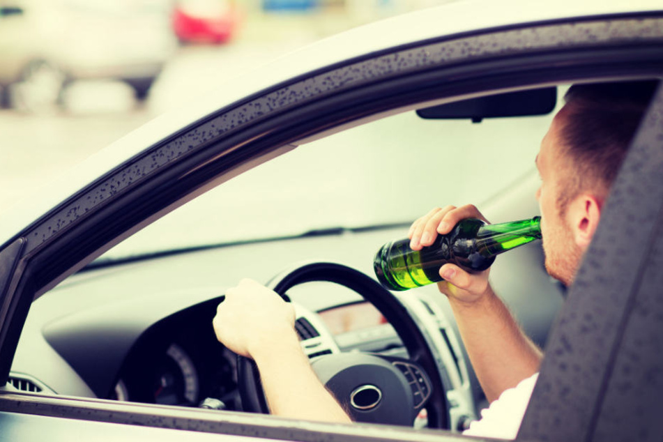 Die Polizei nahm den beiden Männern den Führerschein ab. (Symbolbild)