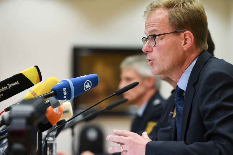 Der Mann, der Supermarktketten mit vergifteten Lebensmitteln gedroht haben soll, ist mehrfach vorbestraft, so Oberstaatsanwalt Alexander Boger.