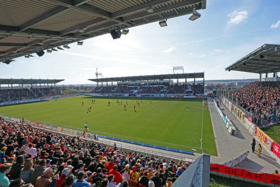 Dynamo wird sein Erstrundenspiel gegen TuS Koblenz am 11. August in Zwickau austragen.