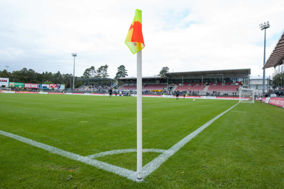 Das Hardtwaldstadion in Sandhausen. Hier muss der HSV am Sonntag antreten.