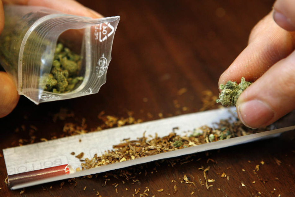 Zu viele Joints mit Marihuana haben dem jungen Mann wohl das Gehirn vernebelt.