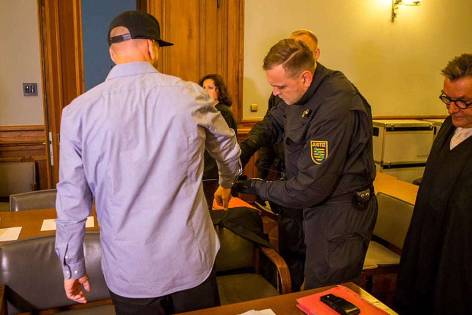Der Prozess soll im September von vorn beginnen. Angeklagt sind vier Hells Angels-Mitglieder, unter anderem Frank M. (46).