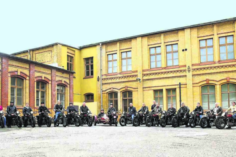 1. Schüttoff-Fahrertreffen in Chemnitz: Oldtimerfans der alten Chemnitzer
Marke trafen sich in der Rößlerstraße.