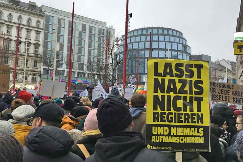 Nach ersten Angaben der Polizei verlief der Protest friedlich.