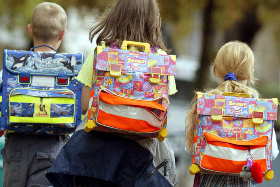 Auch der geliebte Schulranzen kostet vor allem in den ersten Schuljahren viel Geld. (Symbolbild)