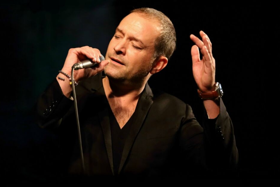 Tenor Björn Casapietra war von 1994 bis 1996 der Armin Franke bei "Unter uns", stand unter anderem schon für "In aller Freundschaft" und anderen TV-Serien vor der Kamera.
