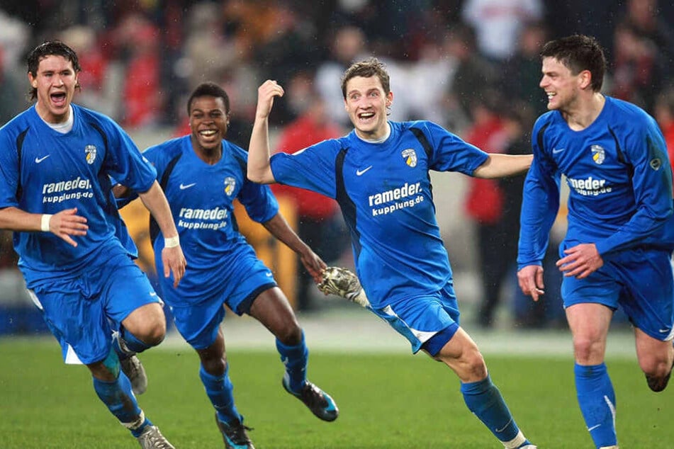 Schlussjubel in Jena: Dank Torsten Ziegners Nervenstärke zogen die Thüringer 2008 ins Halbfinale. Kann er jetzt als Coach nachlegen.