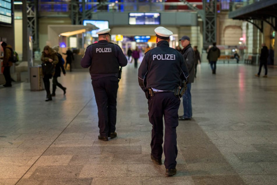 Am Dresdner Hauptbahnhof ist ein Leipziger am Donnerstagabend so richtig ausgerastet.