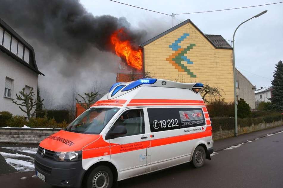 Im Saarland sind bei einem Brand ein Elternpaar und ein Fünfjähriger gestorben.