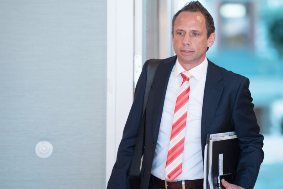 Umweltminister Thorsten Glauber will mit gutem Beispiel vorangehen. (Archivbild)