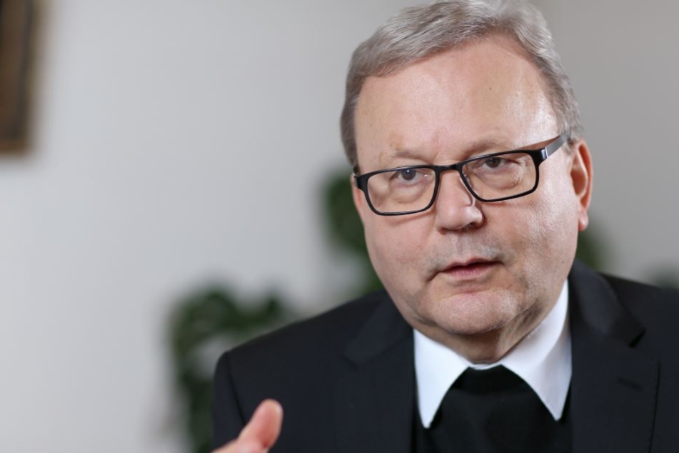 Der Bischof steht den homosexuellen Paaren freundlich gesinnt gegenüber.