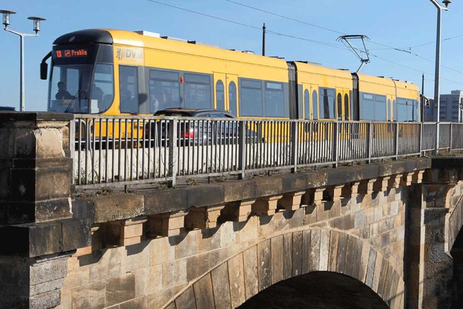 Alle Bahnen standen 15 Minuten lang komplett still (Symbolbild).