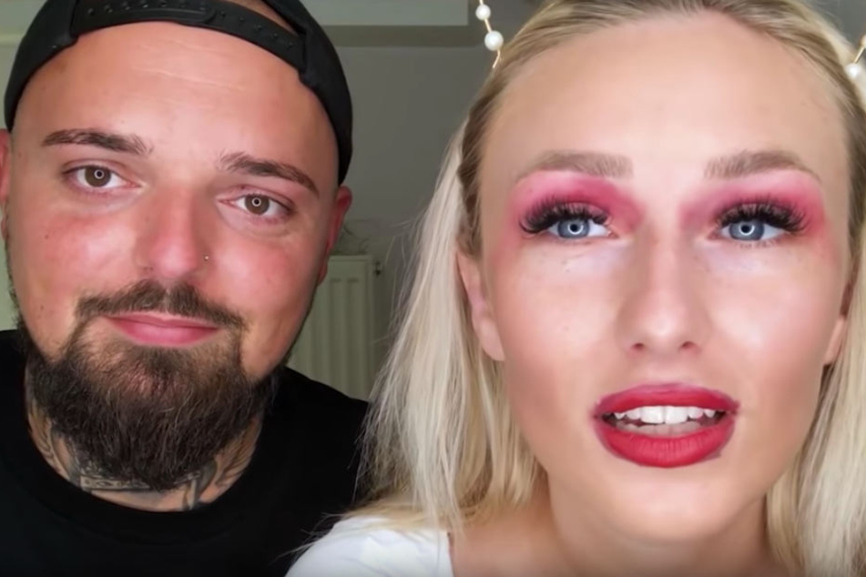 Kein Concealer, dafür reichlich Lidschatten und Lippenstift verpasste Nik seiner Liebsten.