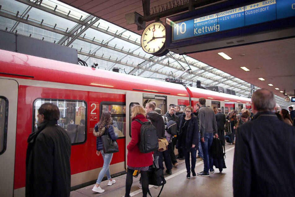 Bauarbeiten, überlastete Strecken und Lokführer-Ausfälle sind die Hauptgründe für die mangelnde Pünktlichkeit der Züge.