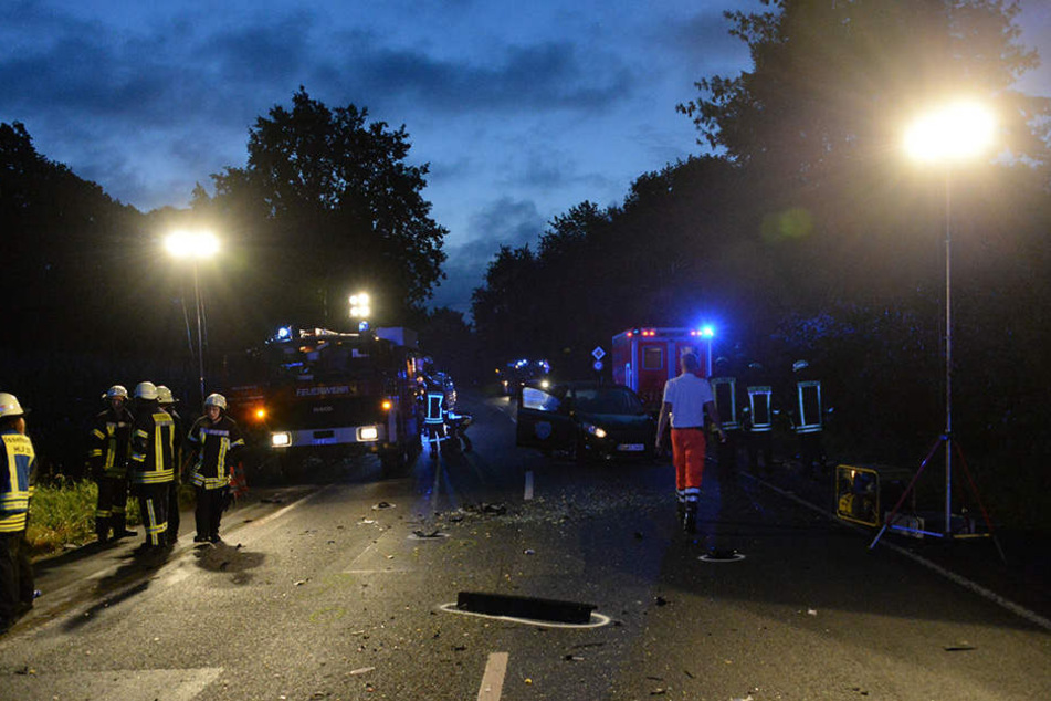 Die Unfallstelle wurde komplett ausgeleuchtet.
