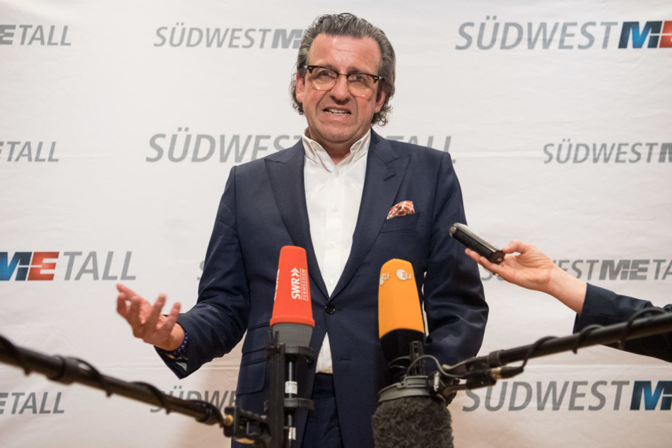 Stefan Wolf, Vorsitzender des Arbeitgeberverbandes Südwestmetall, spricht von "maßlosen Forderungen" (Archivbild)