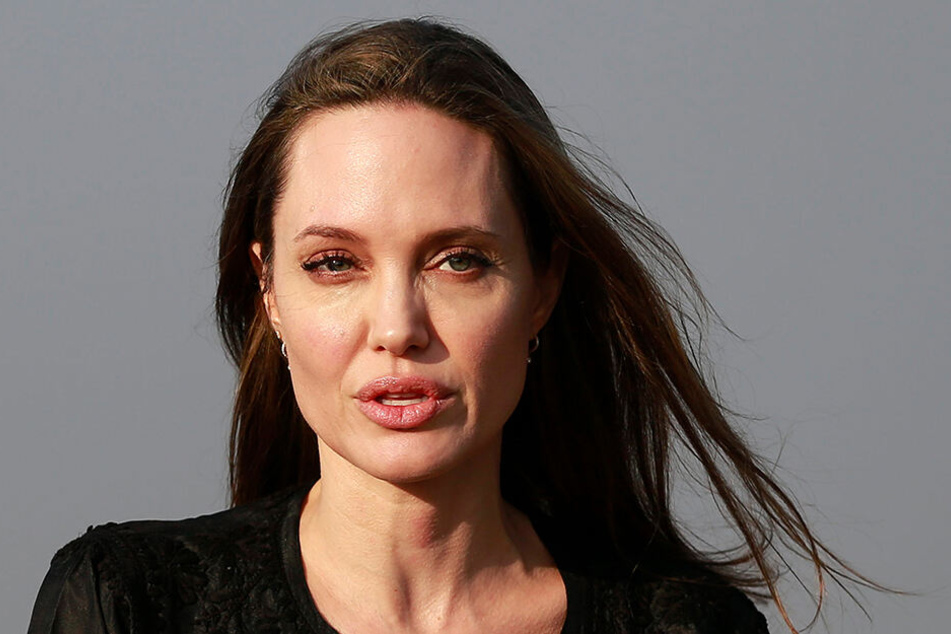 Die Hollywood-Schauspielerin Angelina Jolie verriet in einem Interview, was sie sich für ihre Töchter wünscht.