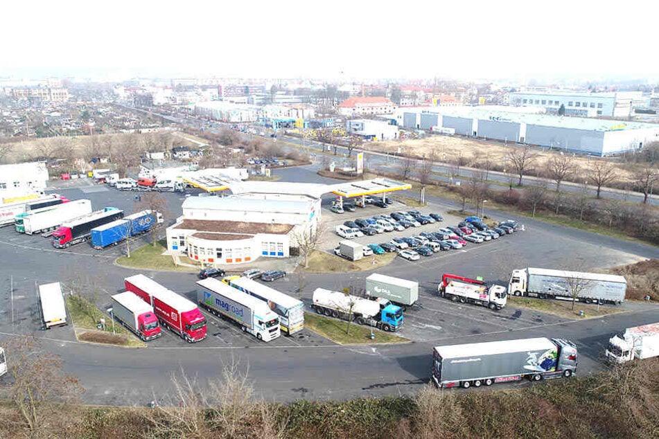 Der Übigauer Autohof wurde Ziel von Scheinwerferdieben.