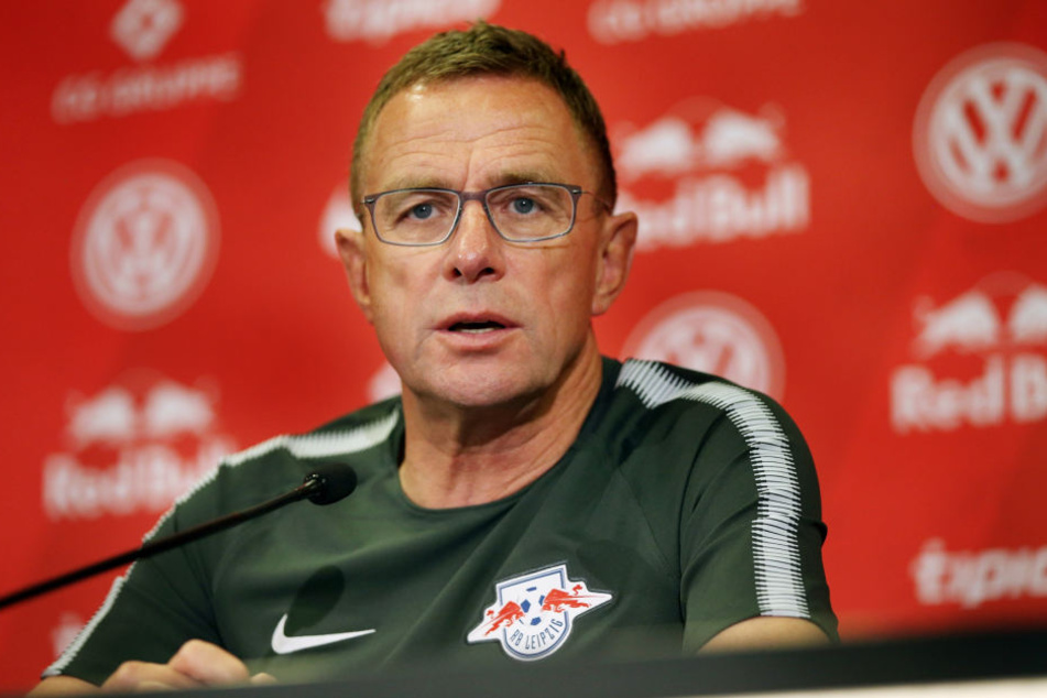 RB Leipzigs Sportdirektor Ralf Rangnick: "Ich denke keine Sekunde darüber nach, dass Emil den Verein verlässt."
