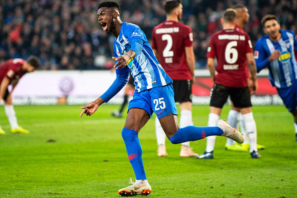 Jordan Torunarigha köpfte Hertha BSC erst in Führung und bereitete dann auch noch das 2:0 von Kapitän Vedad Ibisevic mit einer perfekten Flanke vor.