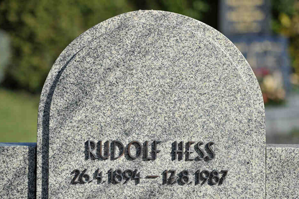 Blick auf das einstige Grab von Rudolf Heß. 2011 wurde die Grabstelle aufgelöst und die Gebeine exhumiert.