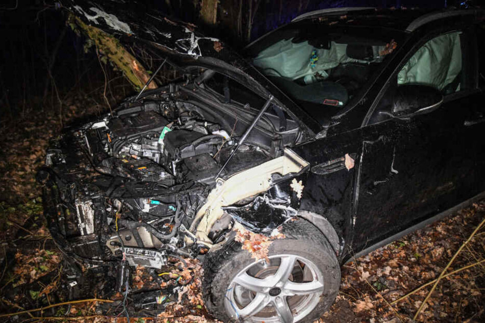 Auf der B5 hat es am Dienstagabend einen schweren Frontalcrash gegeben.