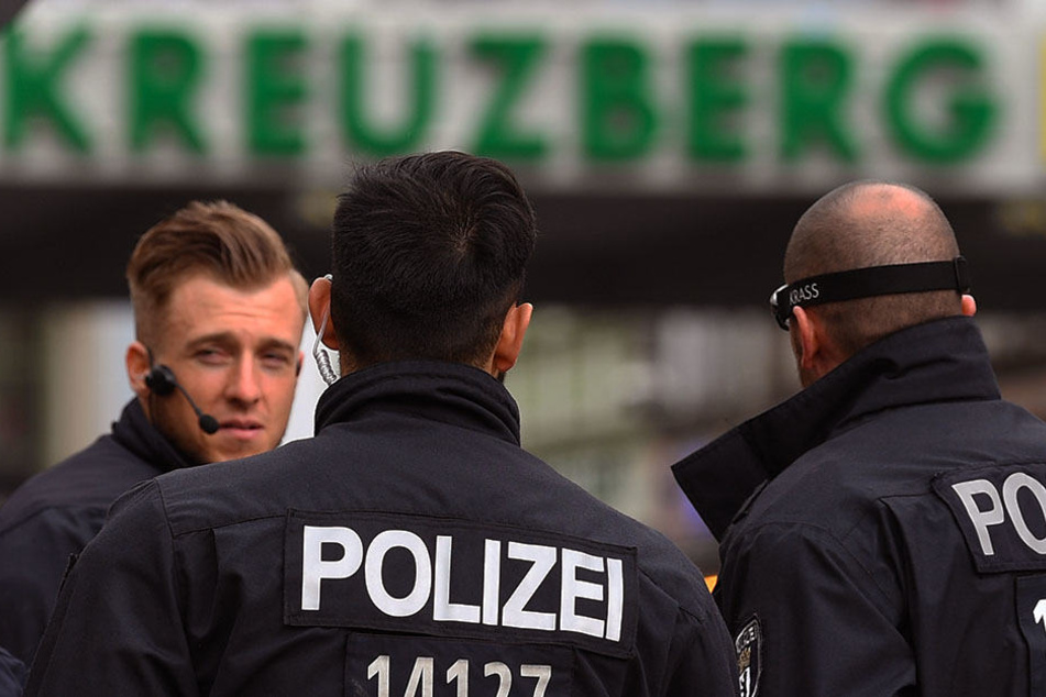 Berlin-Kreuzberg: Mehr als 50 Polizisten beenden Massenstreit vor Club