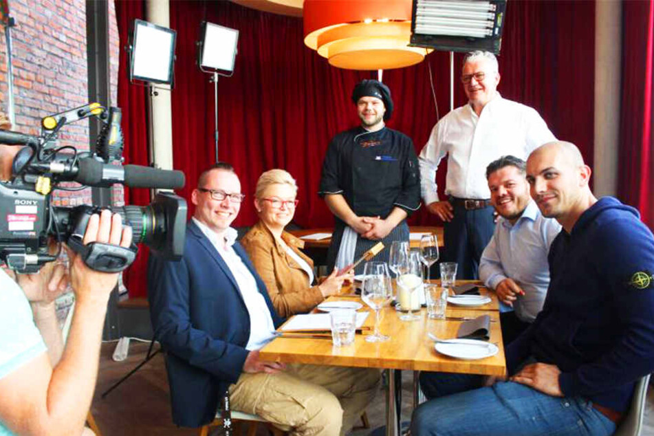 Diese fünf Gastronomen kämpften diese Woche um 3000 Euro (von links): Tim Skilewski, Monika Hagemann, Holger Fenke und Ralf Schubert sowie Abram Adrian und Gewinner Kasra Abrar.