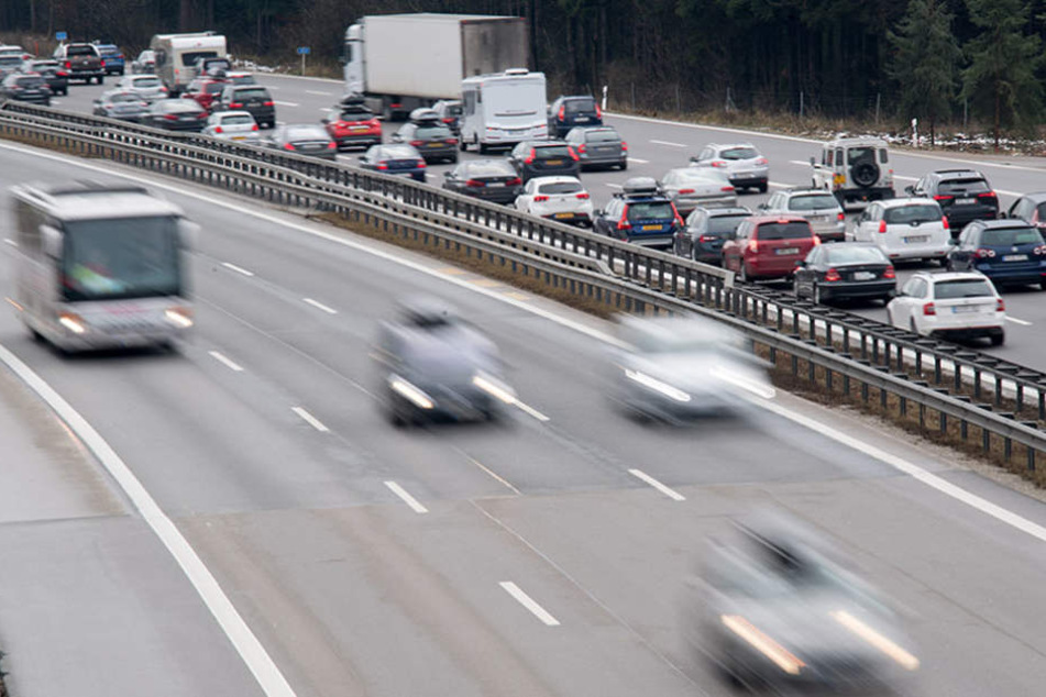 Ein kleinerer Stau auf der A8 behinderte nur kurzzeitig den Feiertagsverkehr.