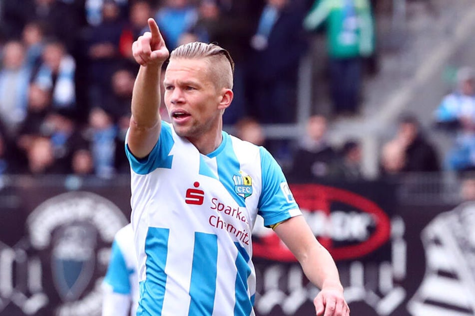 Dennis Grote will mit dem CFC in die 3. Liga. Sportlich spricht nichts dagegen. Erhält der Verein vom DFB die Zulassung, steigt Mitte Mai die Aufstiegsparty - mit Stargast Mickie Krause?