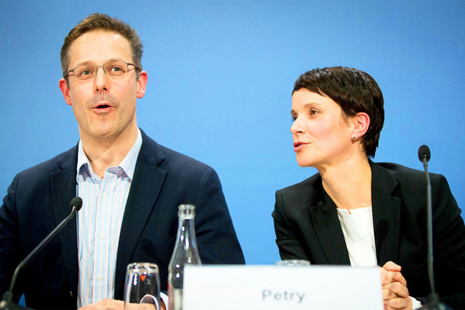 Marcus Pretzell (links) und Frauke Petry kommen nach Bielefeld.