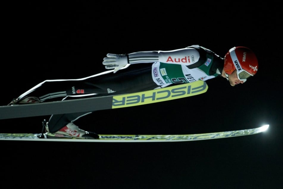 Markus Eisenbichler und die DSV-Adler flogen in Klingenthal auf den zweiten Rang.