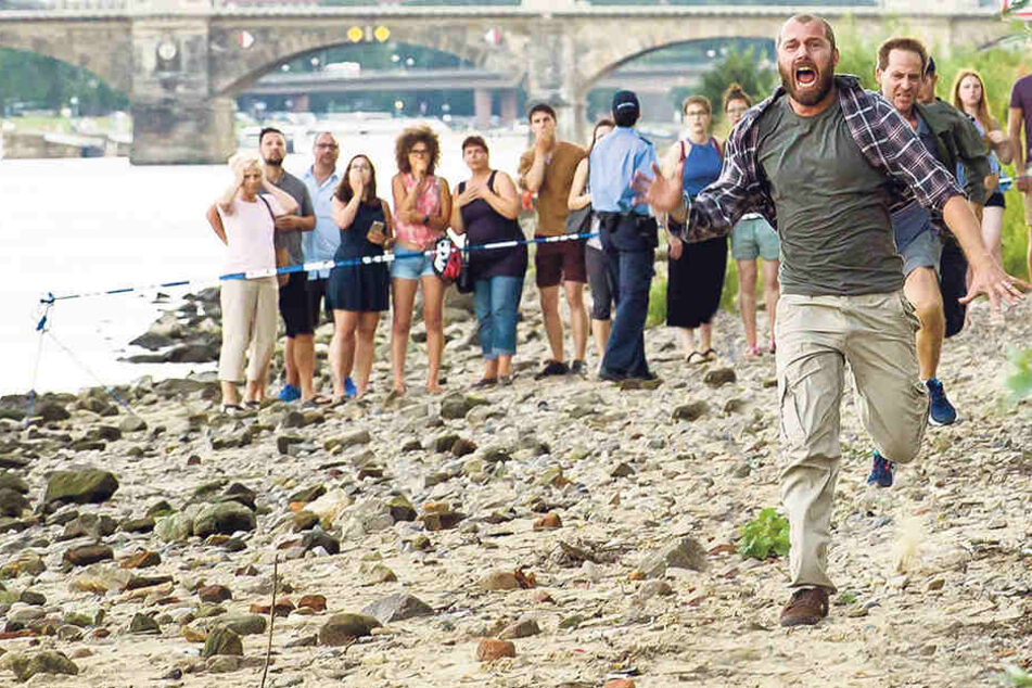Leichenfund an der Elbe: Stiefvater Stefan Krüger (Jörg Malchow, 37) versucht verzweifelt, zu seinem Kind zu kommen.