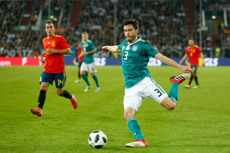 Jonas Hector (27) beim Länderspiel gegen Spanien am 24.03.18