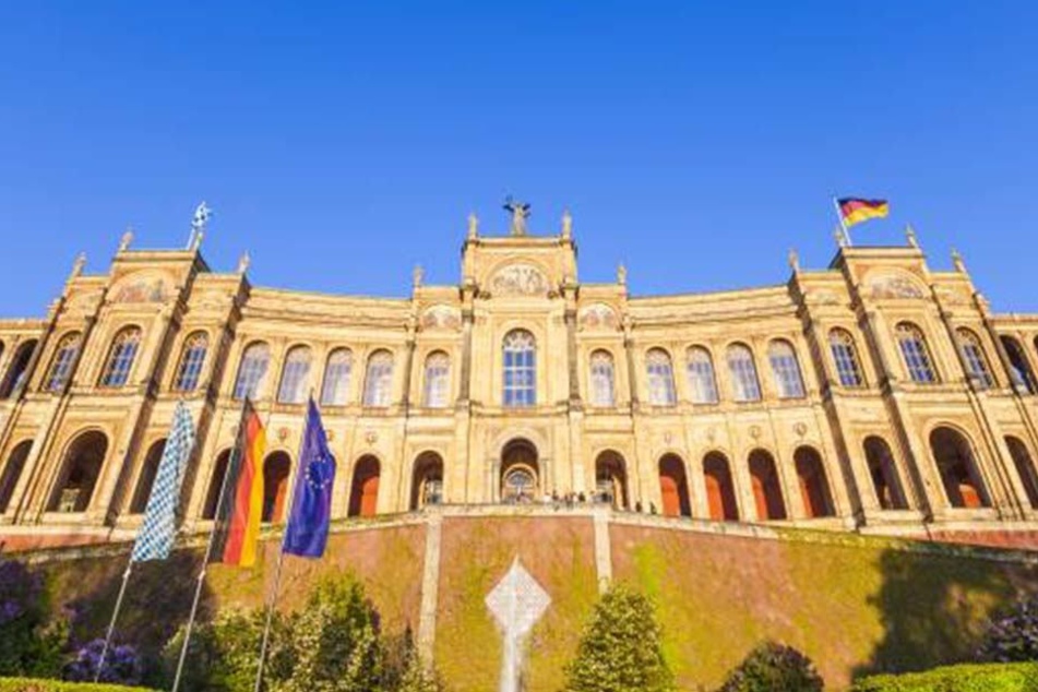 Erwachen des Grauens im Münchner Landtag.