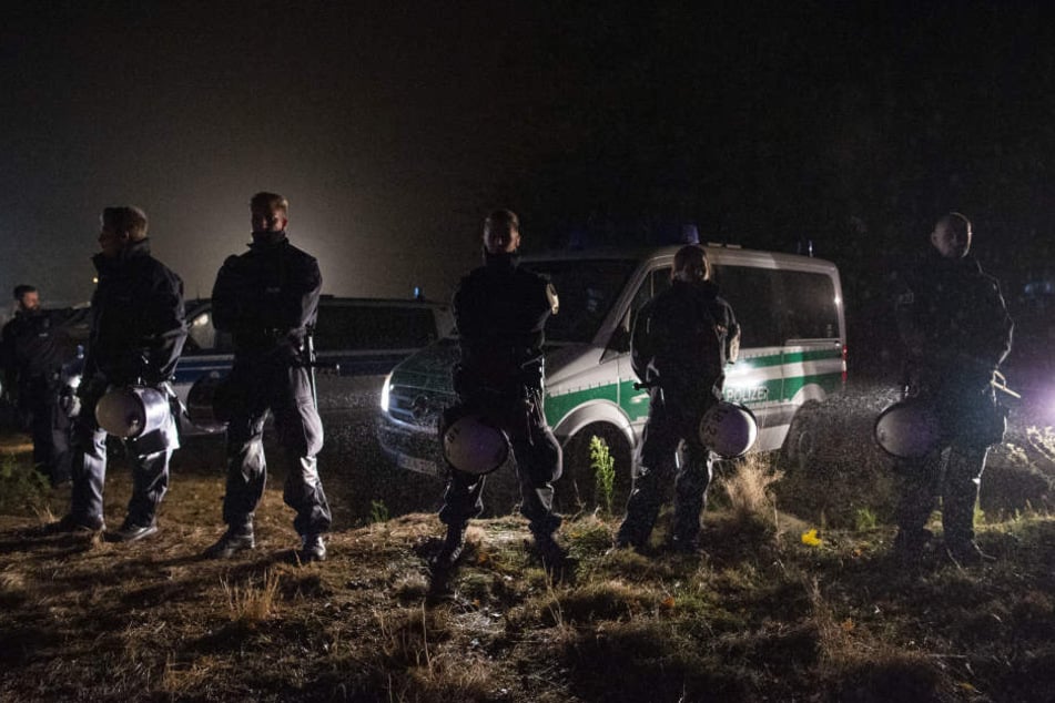 Auch in der Silvesternacht kam es zu Zwischenfällen am Hambacher Forst (Symbolbild).