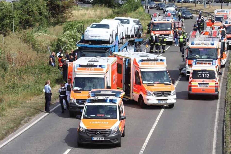 Rettungskräfte waren mit einem Großaufgebot vor Ort.