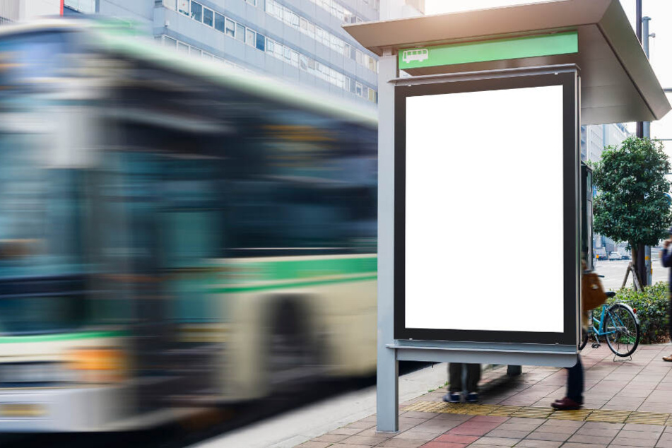 Ein Busfahrer ließ den behinderten Jacob und seine Geschwister in der Kälte stehen. (Symbolbild)