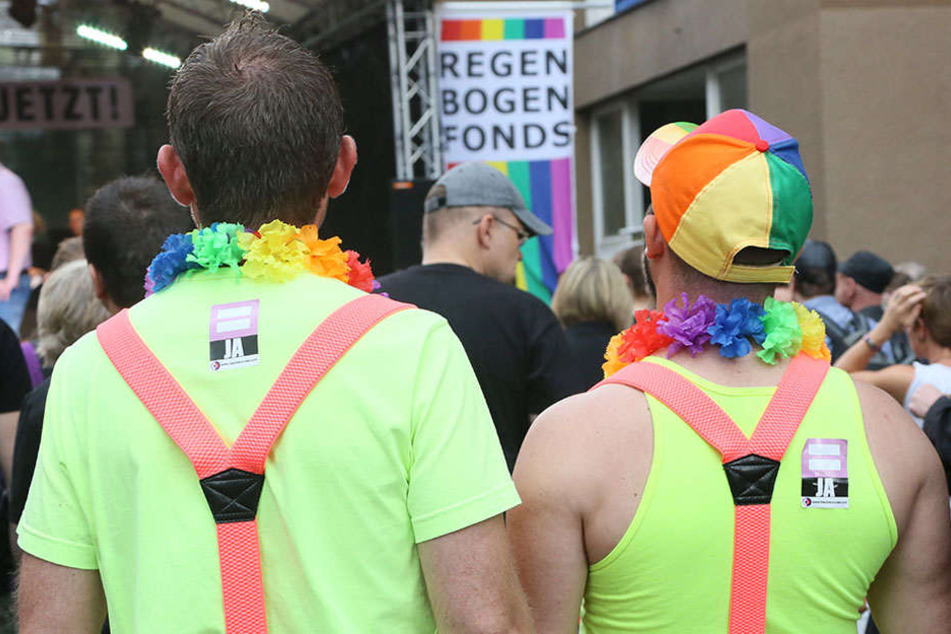 Das schwul-lesbische Straßenfest, das jährlich eine Woche vor dem CSD in Berlin stattfindet, bietet ebenfalls die Gelegenheit neue sexuelle Bekanntschaften zu schließen. (Symbolbild)