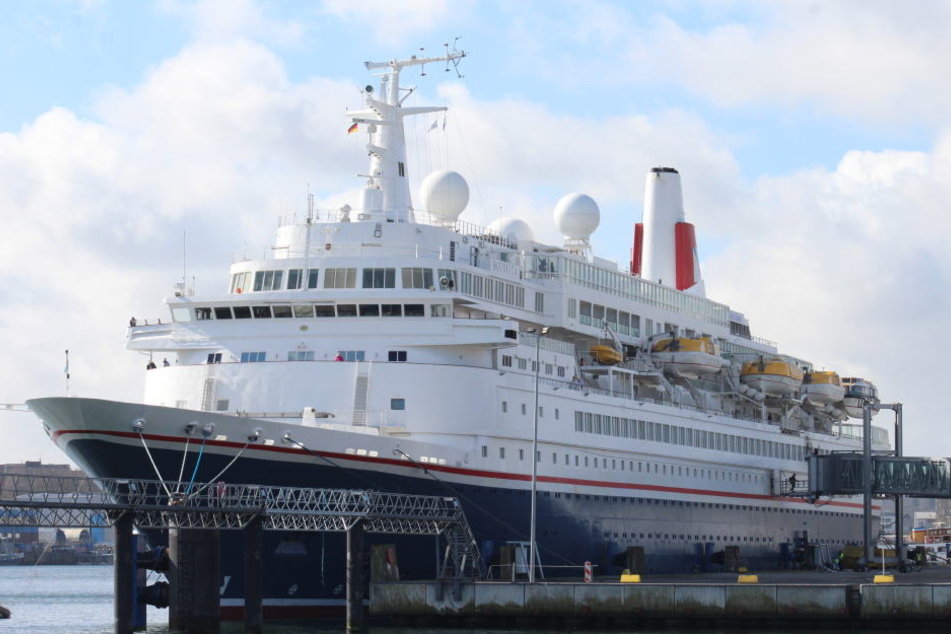 Mit der Ankunft der "Boudicca" beginnt die diesjährige Kreuzfahrtsaison in Rostock.