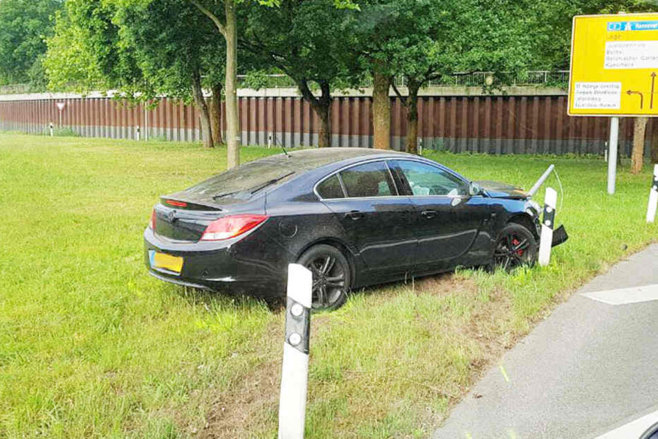 Der Fahrer machte sich nach dem Unfall aus dem Staub.